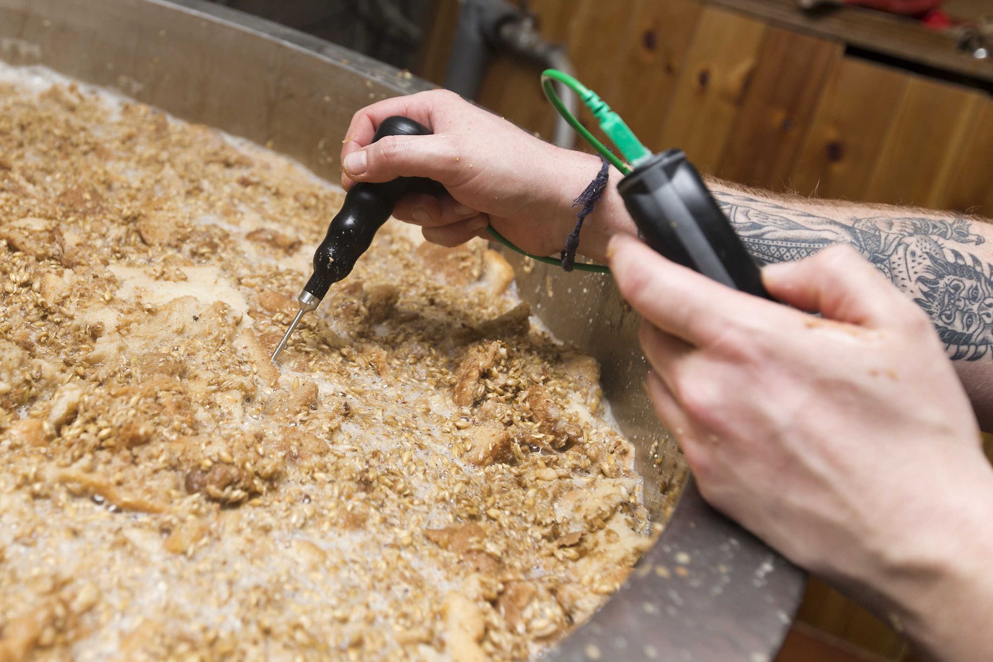 Atelier de fabricare de bere artizanală din pâinea care rămâne de la brutării, la a doua ediție a Craft Tranzition Party