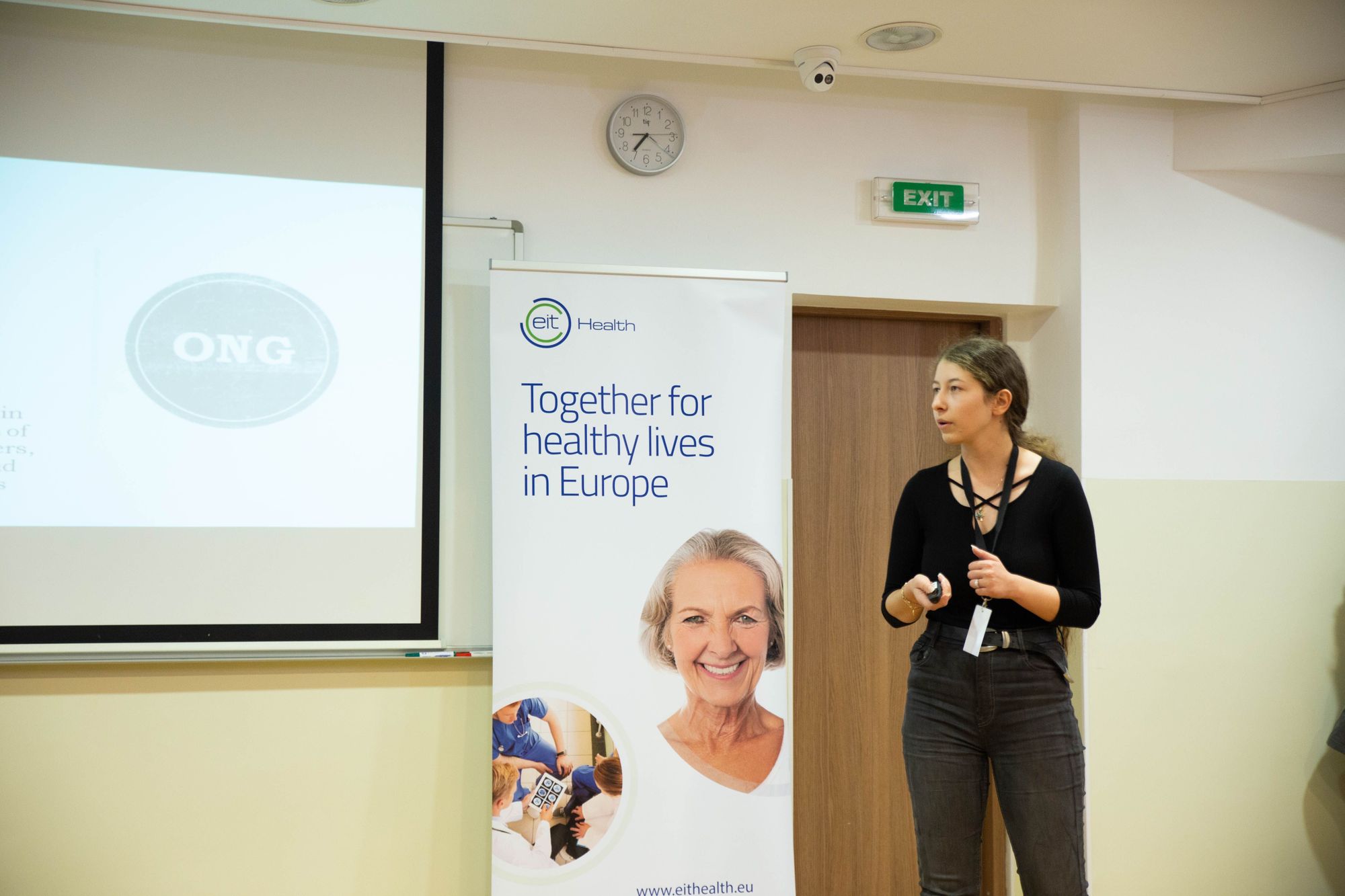 Studenții români inovează în sănătate, în sprijinul copiilor cu cancer, cu suportul EIT Health