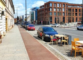 Experiment inedit de inovare urbană inițiat de un clujean: terase în loc de parcări, în centrul Cluj-Napoca, în weekend