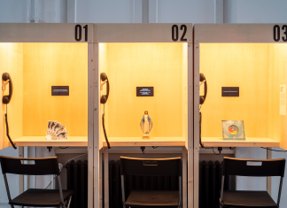 Expoziție ce explorează impactul migrației forței de muncă asupra familiei, la Muzeul Etnografic al Transilvaniei