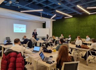 Aproape 20 de manageri și antreprenori au început cursurile la TEE Executive MBA din Cluj-Napoca