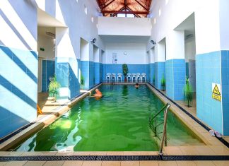 S-a redeschis bazinul acoperit de la Băile Cojocna Baile Cojocna, bazin interior