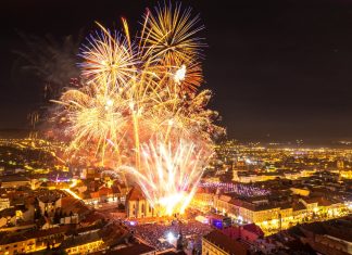 Revelion 2023 la Cluj-Napoca: concerte, spectacol de artificii și atmosferă de sărbătoare în Piața Unirii