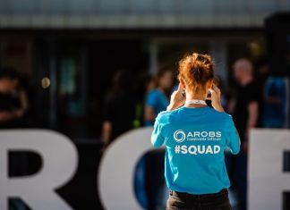 AROBS își consolidează poziția de lider pe piața de management de flotă prin preluarea companiei Centrul de Soft GPS