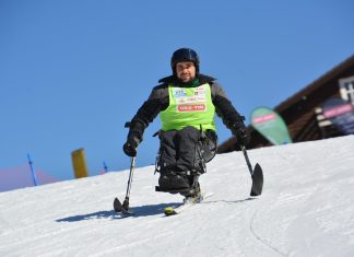 Caravana taberelor de schi adaptat persoanelor cu dizabilități, ajunge la Cluj, pe pârtia Buscat