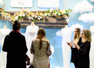 Nuntă la Palat – trendurile anului 2023 în domeniul nunților, prezentate la Muzeul de Artă din Cluj