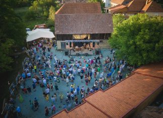 10 ani de Mera World Music: festivalul care aduce muzica lumii într-o șură din județul Cluj