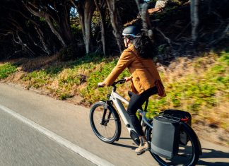 Accesorii indispensabile pentru o călătorie pe 2 roți