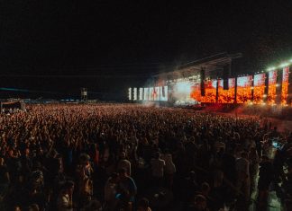 68.000 de fani în ziua 4 la Electric Castle 2024. Concert Massive Attack cu mesaje sociale.