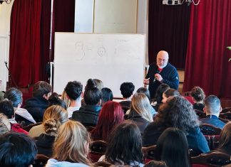 Dr. Cristian Andrei în dialog deschis cu elevi de la licee din Cluj-Napoca