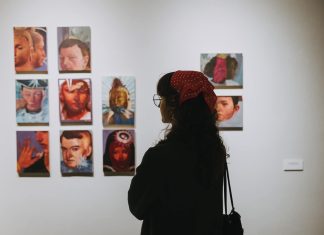 ‘Opt pentru Cluj’: Viziuni unice ale artei contemporane românești expuse la Galeria Meron