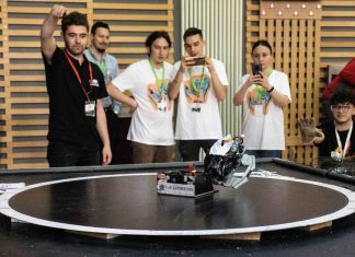 Roboții se înfruntă la Cluj: BattleLab Robotica 2025 aduce în arenă peste 40 de roboți autonomi, creați de tineri