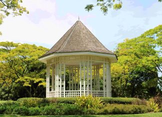 Foișor deschis, semiînchis sau cu pereți glisanți? Ce alegi pentru curtea ta