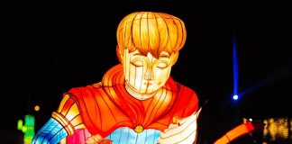 “Garden of Lights – Albă ca Zăpada”: Basmul prinde viață prin lumină în Grădina Botanică din Cluj