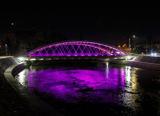 Primăria Cluj-Napoca marchează luna conștientizării cancerului de sân printr-un gest simbolic