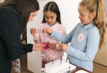 Primul laborator de biologie moleculară din România dedicat copiilor, lansat la Cluj