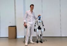 „Avatar” pentru logistică: un robot teleoperat testat în România ar putea deschide noi roluri pentru oameni cu dizabilități în depozite